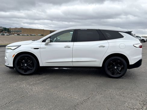 Used 2023 Buick Enclave Essence w/ Experience Buick Package image 6