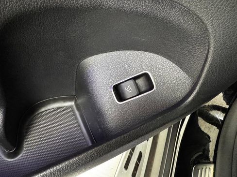 Used 2022 Mercedes-Benz GLE 350 4MATIC image 32