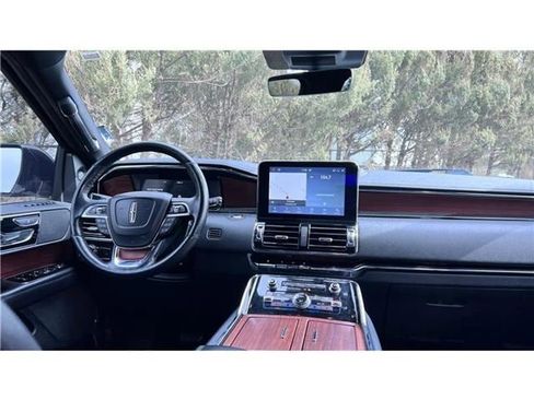Used 2020 Lincoln Navigator 4WD image 43