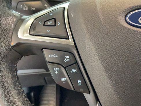 Used 2019 Ford Edge SEL w/ Equipment Group 201A FWD image 11