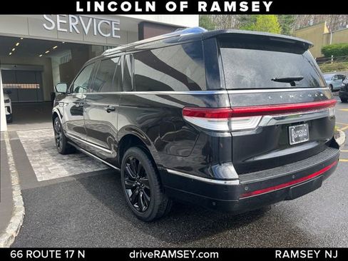 Used 2022 Lincoln Navigator L Reserve AWD/4WD image 3