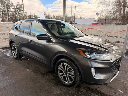 Used 2020 Ford Escape SEL image 7