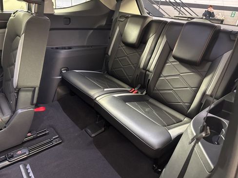 Used 2024 Volkswagen Atlas Peak Edition SEL image 21