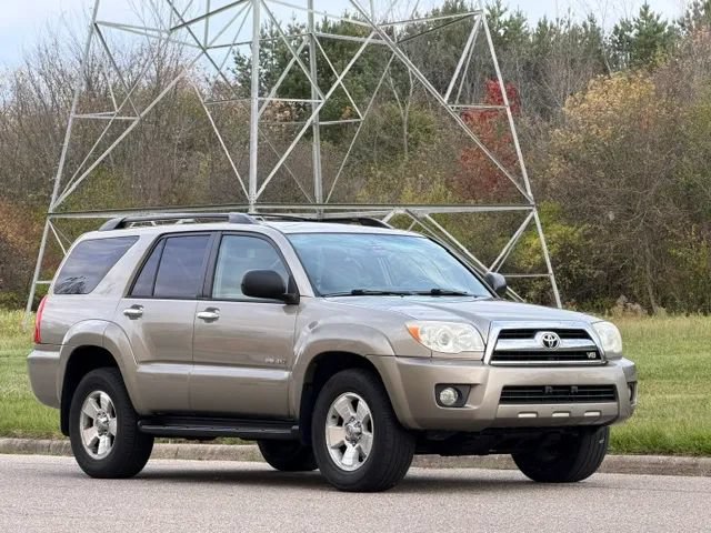 Used 2006 Toyota 4Runner SR5 AWD/4WD image 3