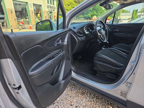 Used 2020 Buick Encore Preferred w/ Safety Package AWD/4WD image 11