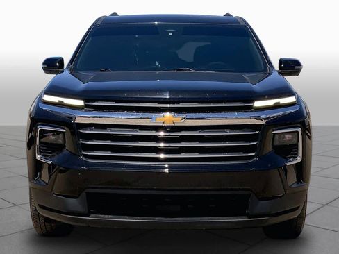 Used 2024 Chevrolet Traverse LT w/ LPO, Floor Liner Package FWD image 4