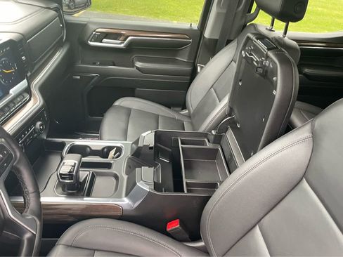 Used 2024 Chevrolet Silverado 1500 RST AWD/4WD image 29
