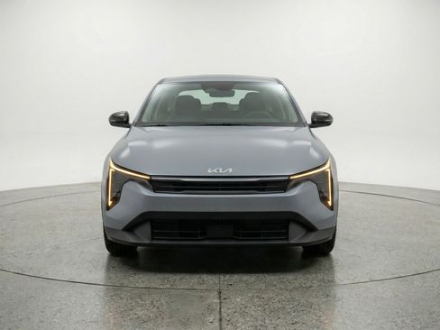 Used 2025 Kia K4 FWD image 2