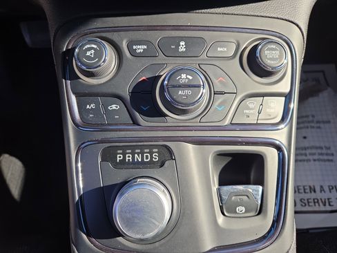 Used 2015 Chrysler 200 S w/ Navigation & Sound Group I image 15