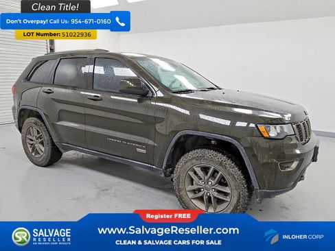 Used 2017 Jeep Grand Cherokee Laredo AWD/4WD image 5