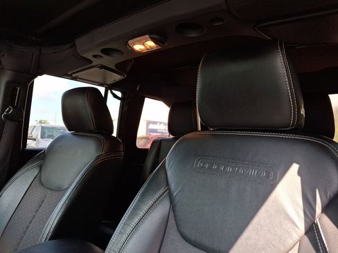 Used 2017 Jeep Wrangler Unlimited Sport AWD/4WD image 23