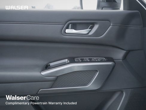 New 2026 Nissan Pathfinder SL image 18