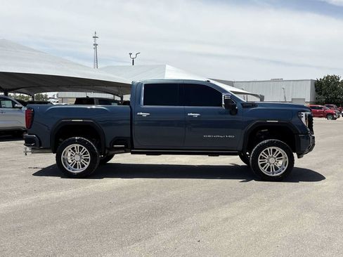 Used 2025 GMC Sierra 2500 Denali Ultimate AWD/4WD image 9