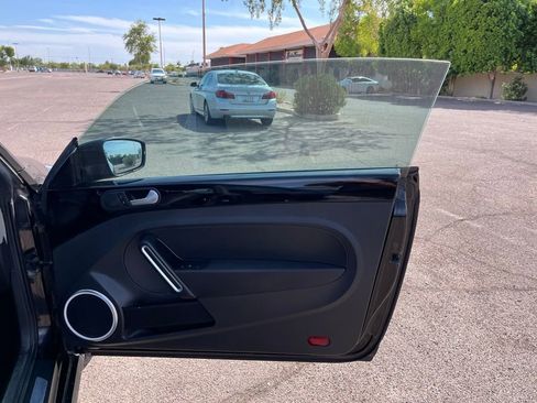 Used 2013 Volkswagen Beetle 2.5 image 17