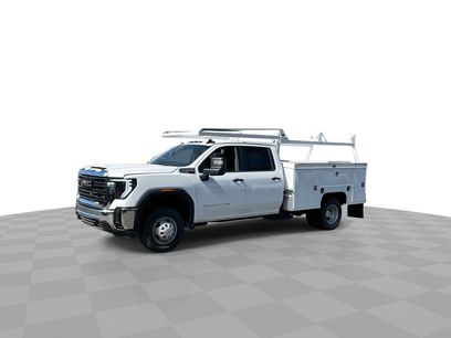 New 2025 GMC Sierra 3500 Pro w/ Convenience Package