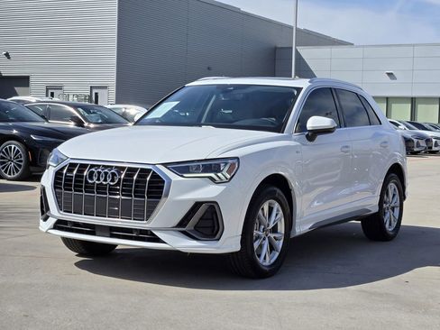 Certified 2025 Audi Q3 2.0T Premium w/ Convenience Package image 6