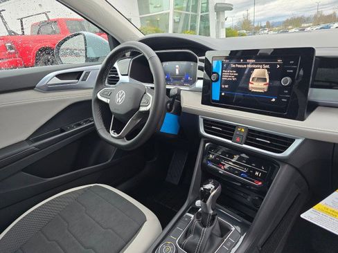 New 2026 Volkswagen Taos SE AWD/4WD image 10