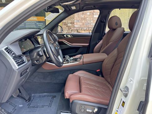 Used 2023 BMW X5 xDrive40i w/ Executive Package image 16