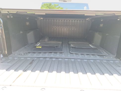 Used 2025 Toyota Tacoma TRD Off-Road image 12