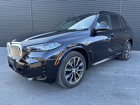 Used 2025 BMW X5 xDrive50e w/ M Sport Package image 1