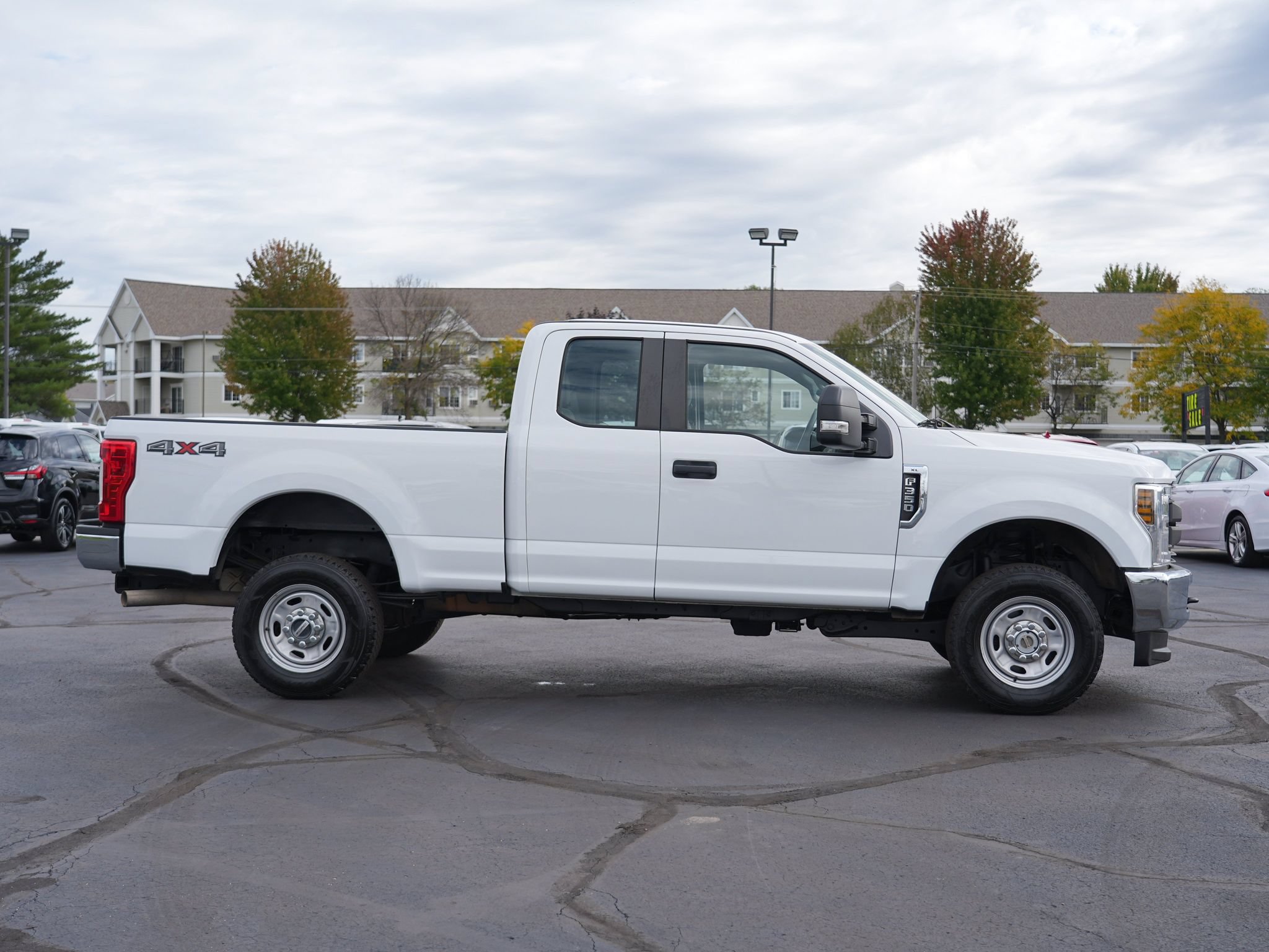 Used 2018 Ford F350 XL AWD/4WD image 2