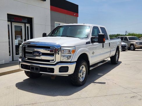 Used 2016 Ford F250 XLT AWD/4WD image 2