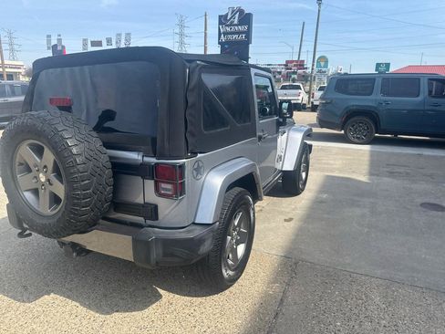 Used 2015 Jeep Wrangler Sport AWD/4WD image 6