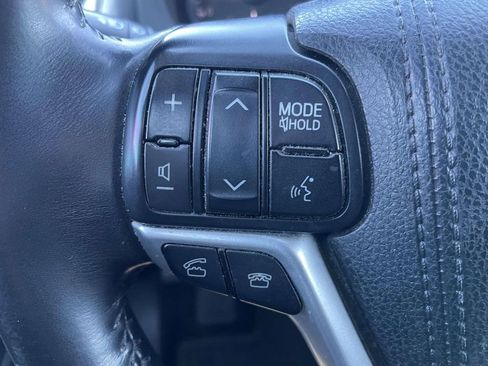 Used 2015 Toyota Highlander LE image 31