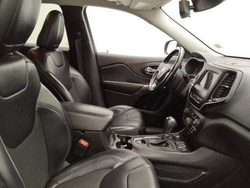 Used 2021 Jeep Cherokee Latitude Plus AWD/4WD image 21