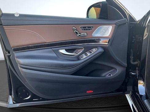 Used 2017 Mercedes-Benz S 550 Sedan image 23