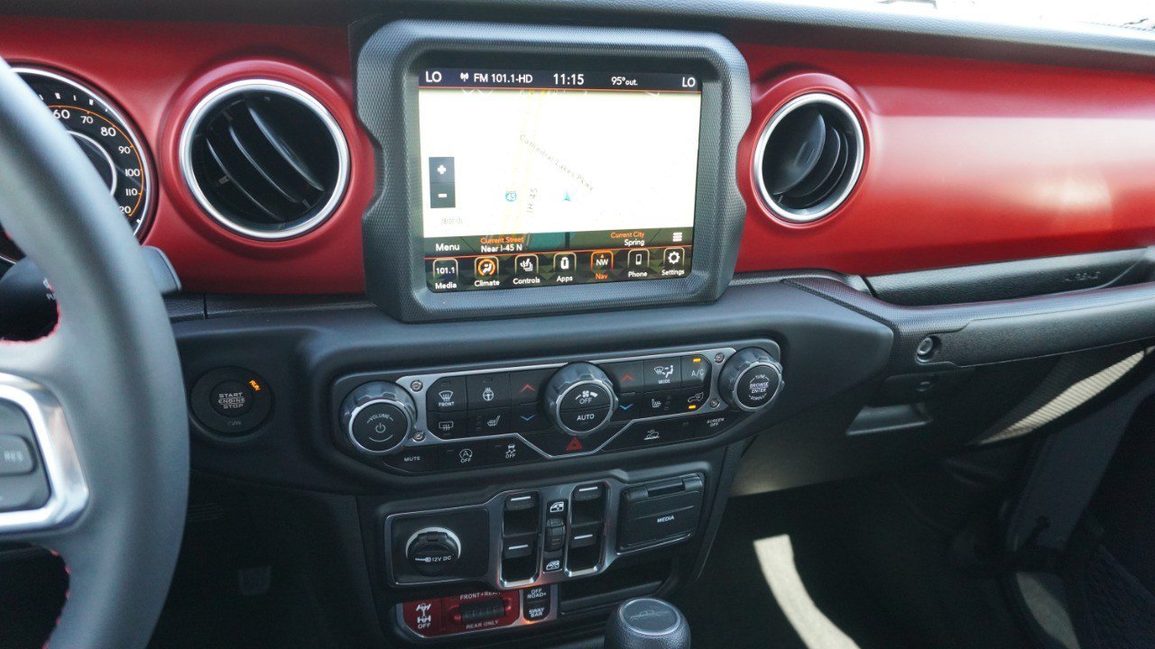 Used 2023 Jeep Gladiator Rubicon w/ Cold Weather Group AWD/4WD image 18