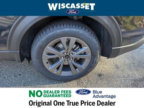 Certified 2022 Ford Explorer XLT w/ Equipment Group 202A image 26