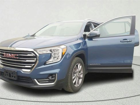 Used 2024 GMC Terrain SLT image 10
