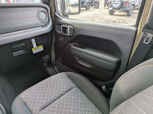 New 2026 Jeep Gladiator Mojave AWD/4WD image 18