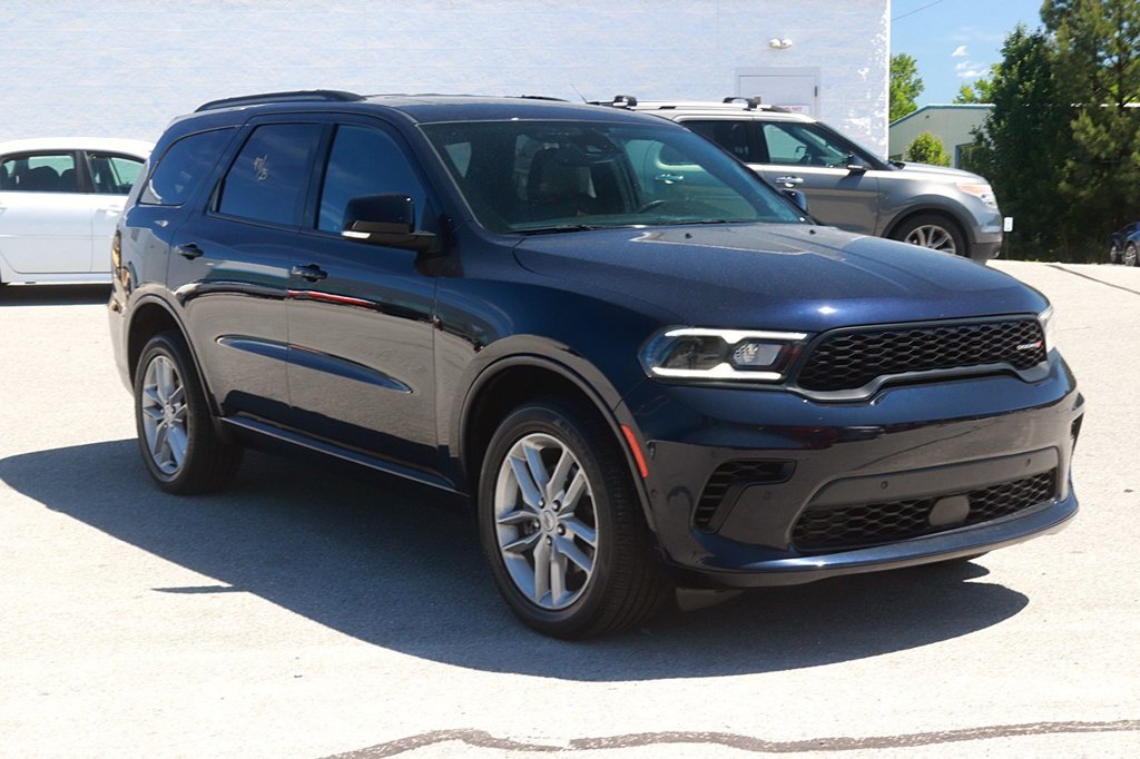 Used 2025 Dodge Durango GT AWD/4WD image 3
