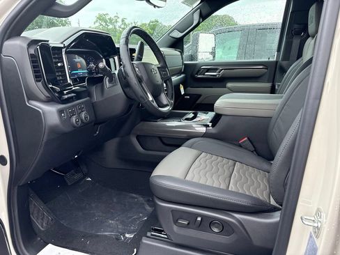 New 2026 Chevrolet Silverado 2500 ZR2 w/ ZR2 Bison Edition AWD/4WD image 6