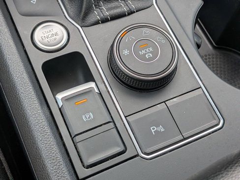 Used 2021 Volkswagen Atlas SE AWD/4WD image 16