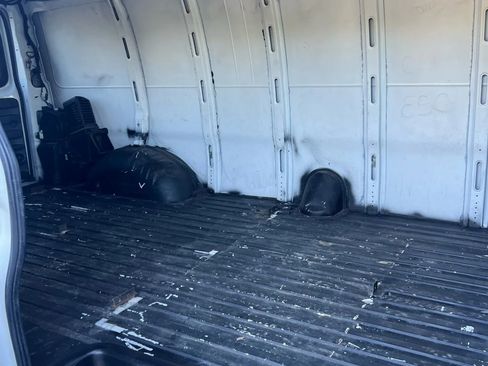 Used 2014 Chevrolet Express 3500 Extended image 15