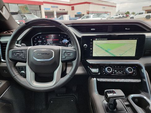 Used 2025 GMC Sierra 1500 Denali AWD/4WD image 12
