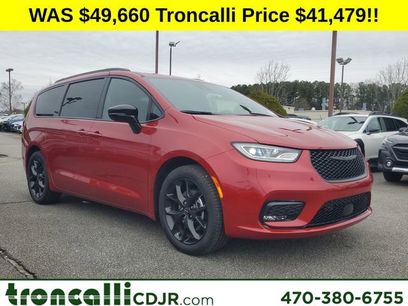 New 2026 Chrysler Pacifica Select