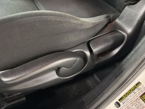 Used 2011 MAZDA MAZDA3 i Sport FWD image 17