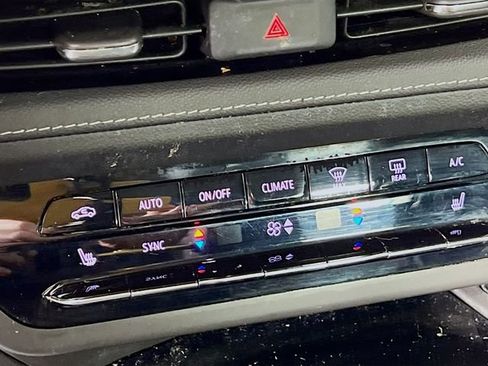 Certified 2023 Buick Envision Preferred w/ Sport Touring Package image 19