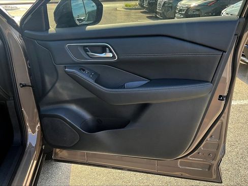 New 2025 Nissan Rogue Platinum w/ Platinum Premium Package image 23