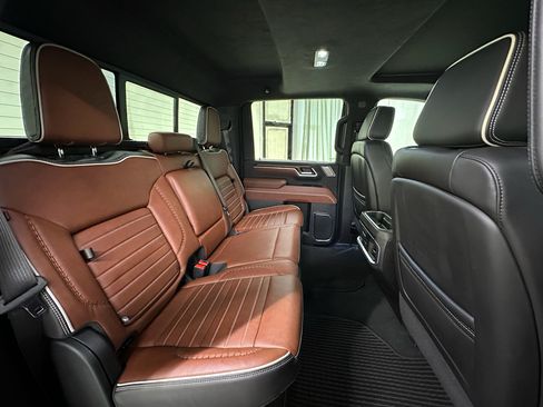 Certified 2025 GMC Sierra 2500 Denali Ultimate AWD/4WD image 23