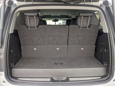 Used 2019 Chevrolet Tahoe LT w/ Luxury Package RWD image 12