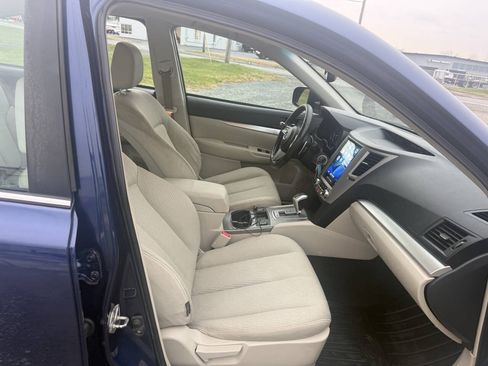 Used 2011 Subaru Legacy 2.5i Premium w/ All-Weather Pkg AWD/4WD image 9