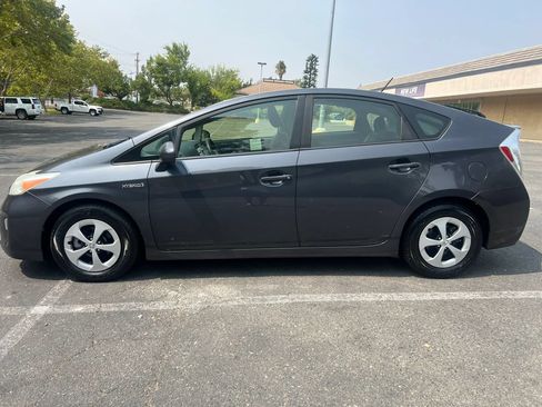 Used 2014 Toyota Prius Two FWD image 7