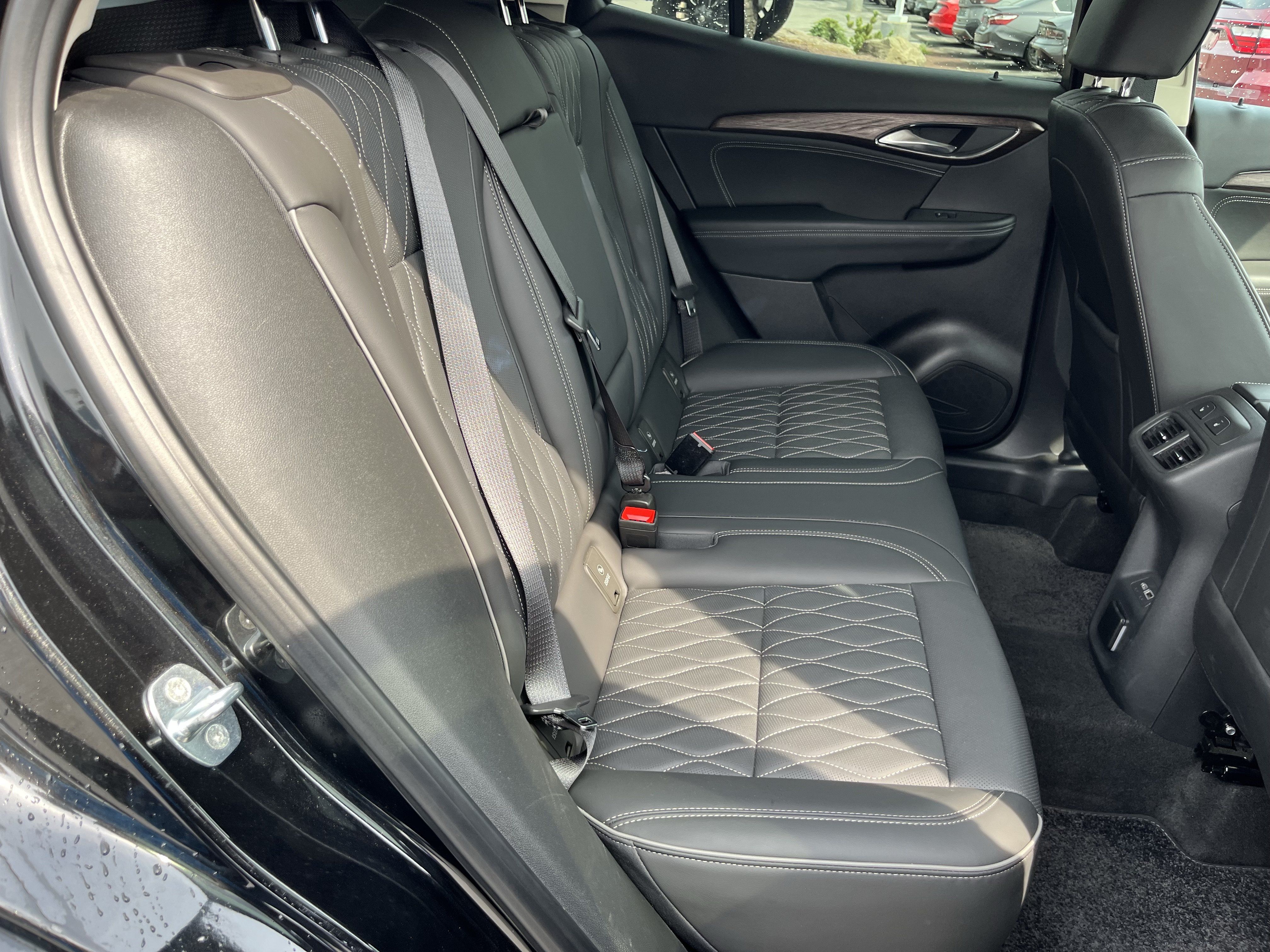 Used 2023 Buick Envision Avenir AWD/4WD image 4