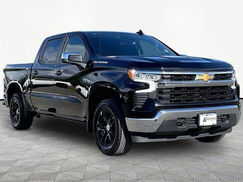 Used 2022 Chevrolet Silverado 1500 LT AWD/4WD image 1