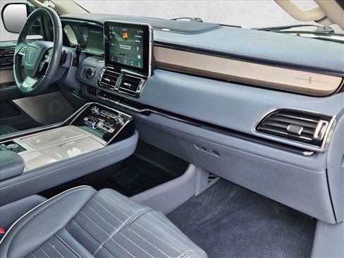 Used 2021 Lincoln Navigator Black Label w/ Cargo Convenience Package AWD/4WD image 24
